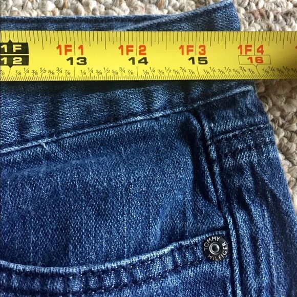 Nice shorts By Tommy Hilfinger - Picture 2 of 4